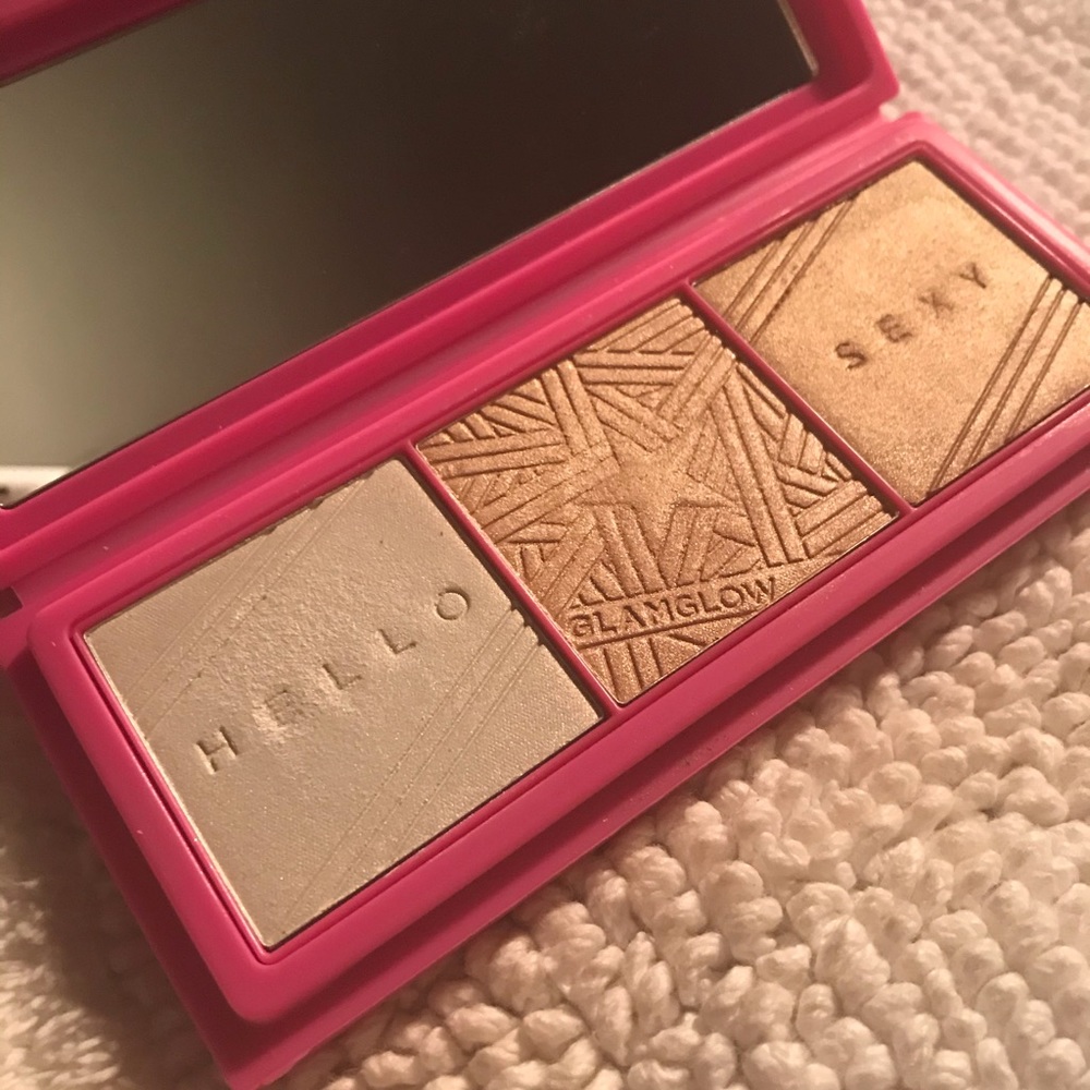 GlamGlow: Glow Powder Highlighter Palette - Picture 2 of 4